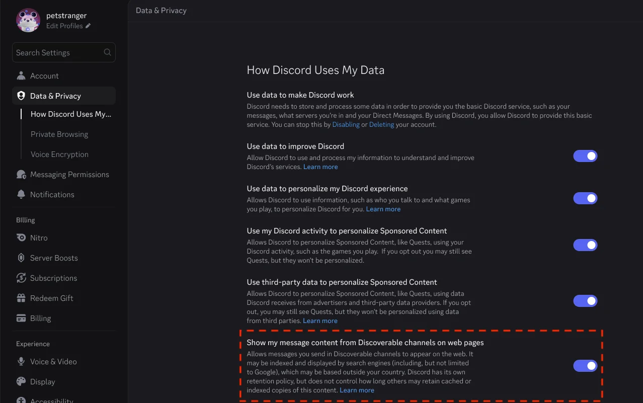 Discordのユーザー設定「データ&プライバシー」。Show my message content from Discoverable channels on web pagesのトグルが赤枠で示されている